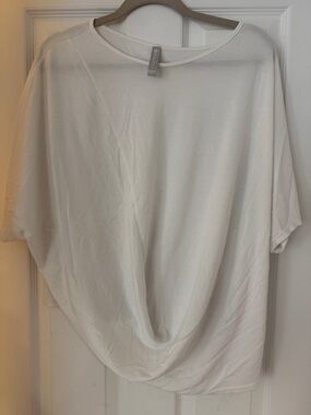 Athleta white flow top